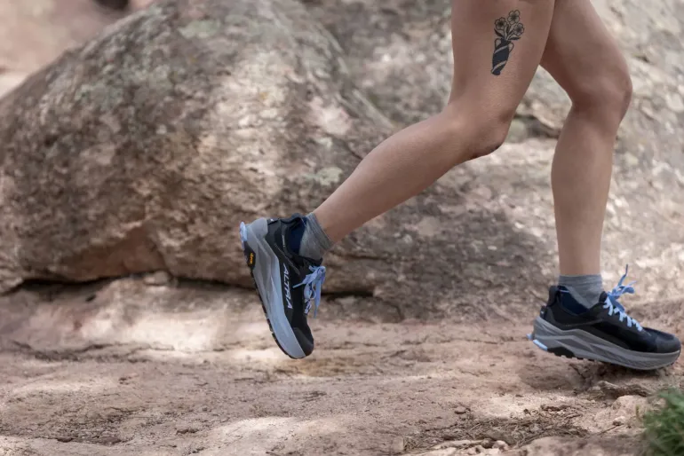 Altra Womens Olympus 6 Trail Shoes - Black-Black