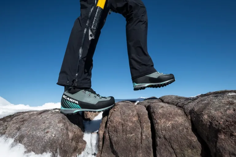 Scarpa Womens Manta Tech GTX Boots - Conifer-Green Blue