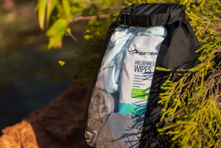 Sea To Summit Wilderness Wipes - 12 Pack Compact
