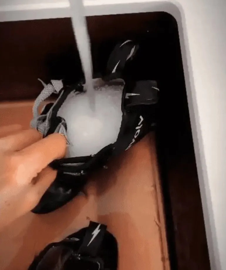Shoe Chalk - Climbing Shoe Cleaner