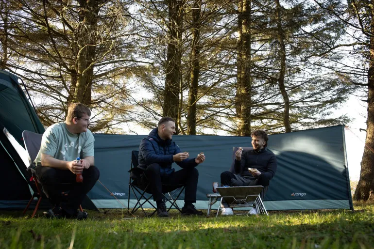 Vango Sentinel Family Windbreak - Deep Blue